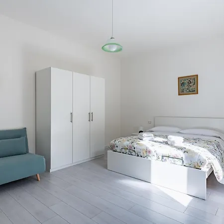 Guesthost - Florence Quiet And Modern Apartments-3
