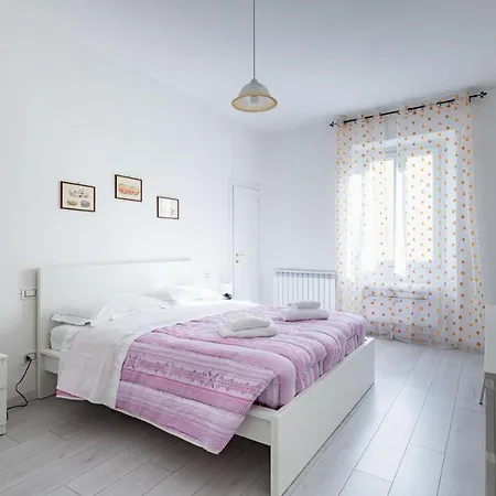 Guesthost - Florence Quiet And Modern Apartments-3
